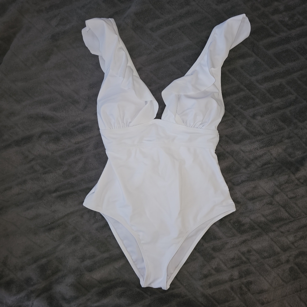 SHEIN Ruffle Trim One Piece Swimsuit - Picture 2 of 6